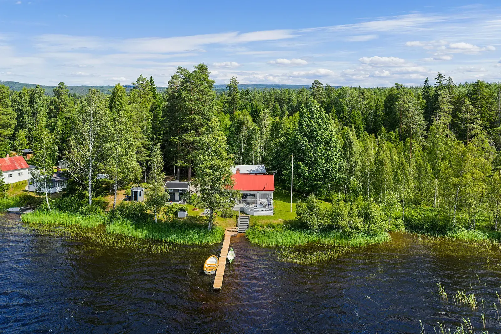 Image 1 of 20 of Lillsjön 1