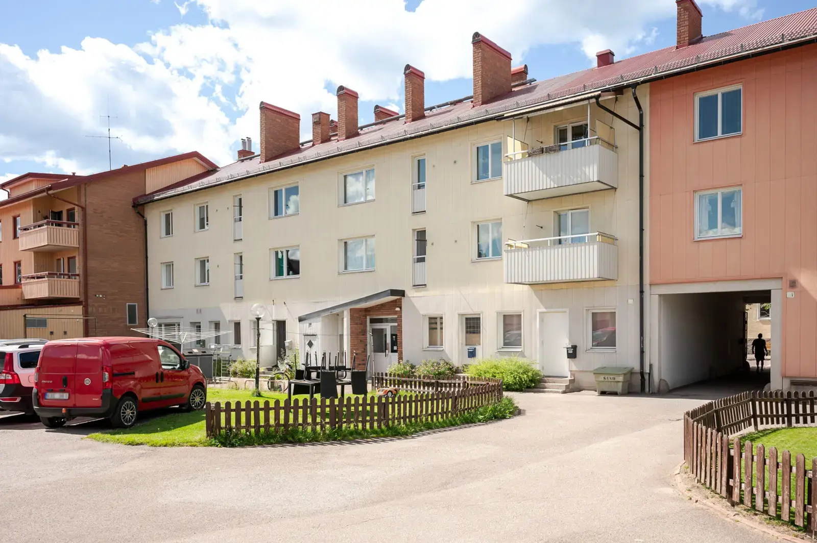 Image 1 of 14 of Norra Allégatan 23A