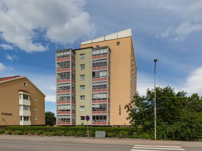 Bild 1 av 16 på Trädgårdsgatan 11