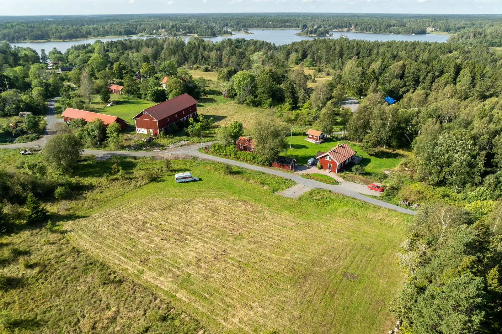 Image 1 of 1 of Åkerö byväg 18