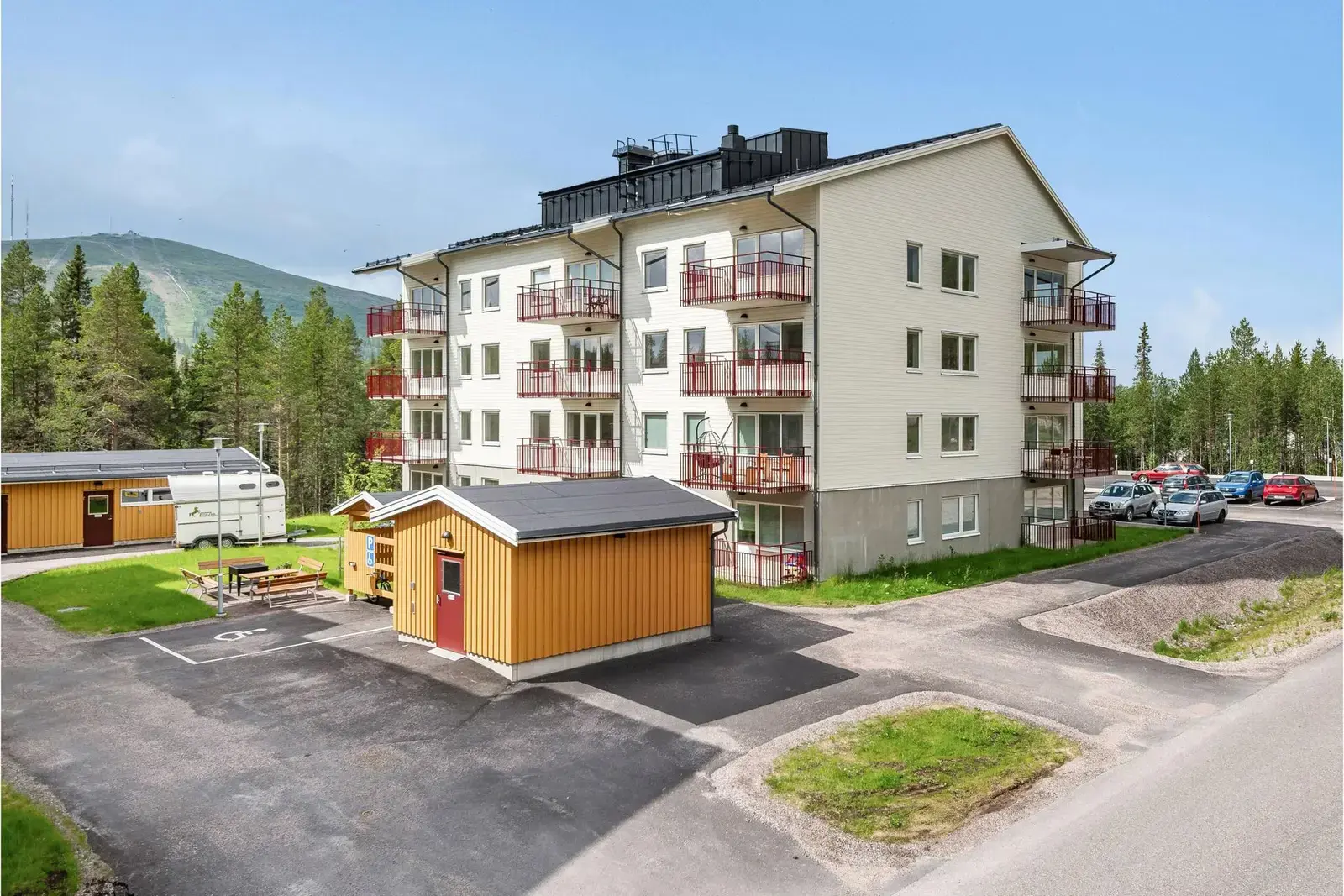 Image 1 of 20 of Rimfrostgatan 10
