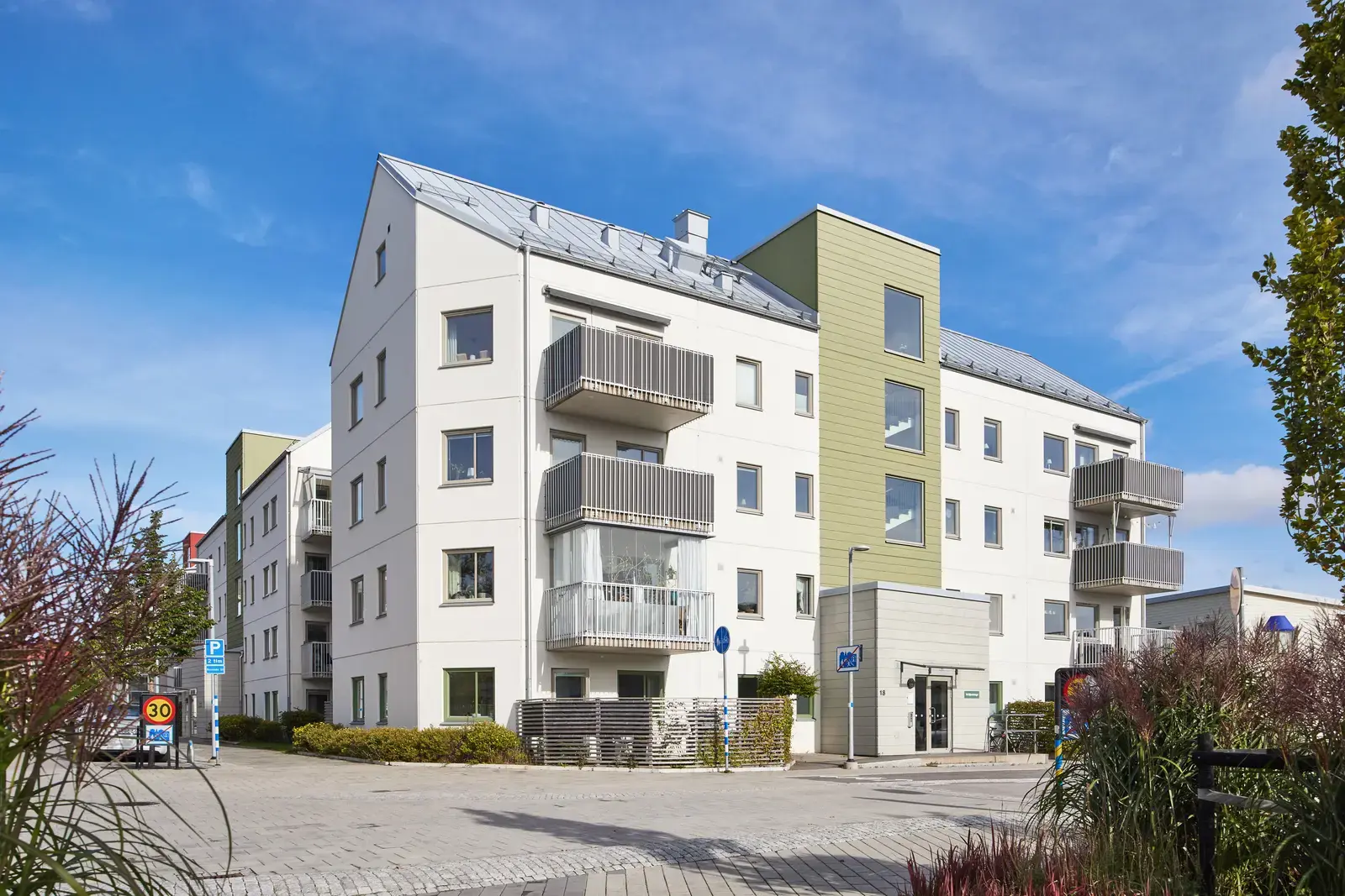 Bild 1 av 17 på Mjörnbo Allé 18
