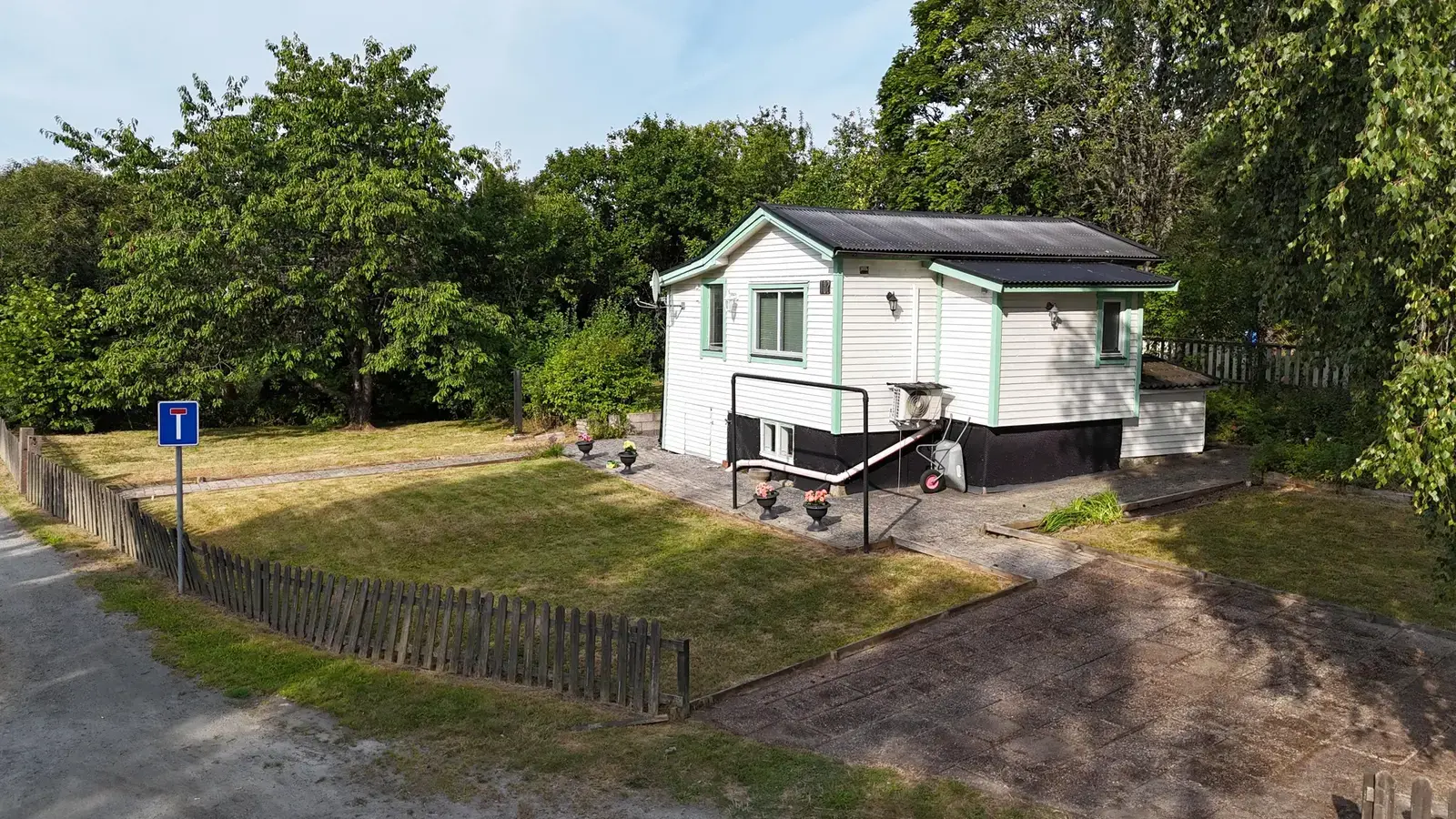 Bild 1 av 20 på Lärjehed Fritidsområde Stuga Nr 102