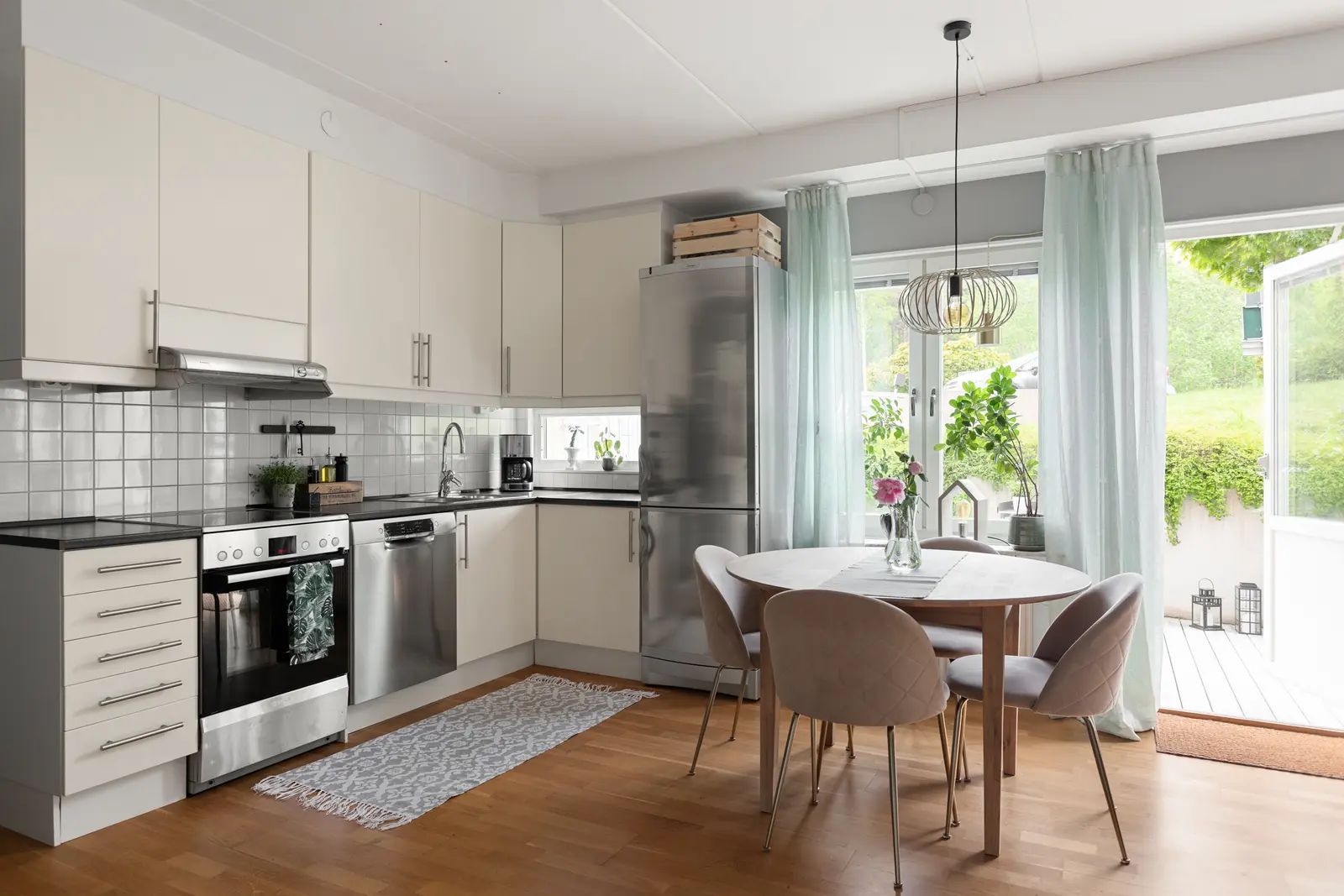 Bild 1 av 20 på Vendelsömalmsvägen 106