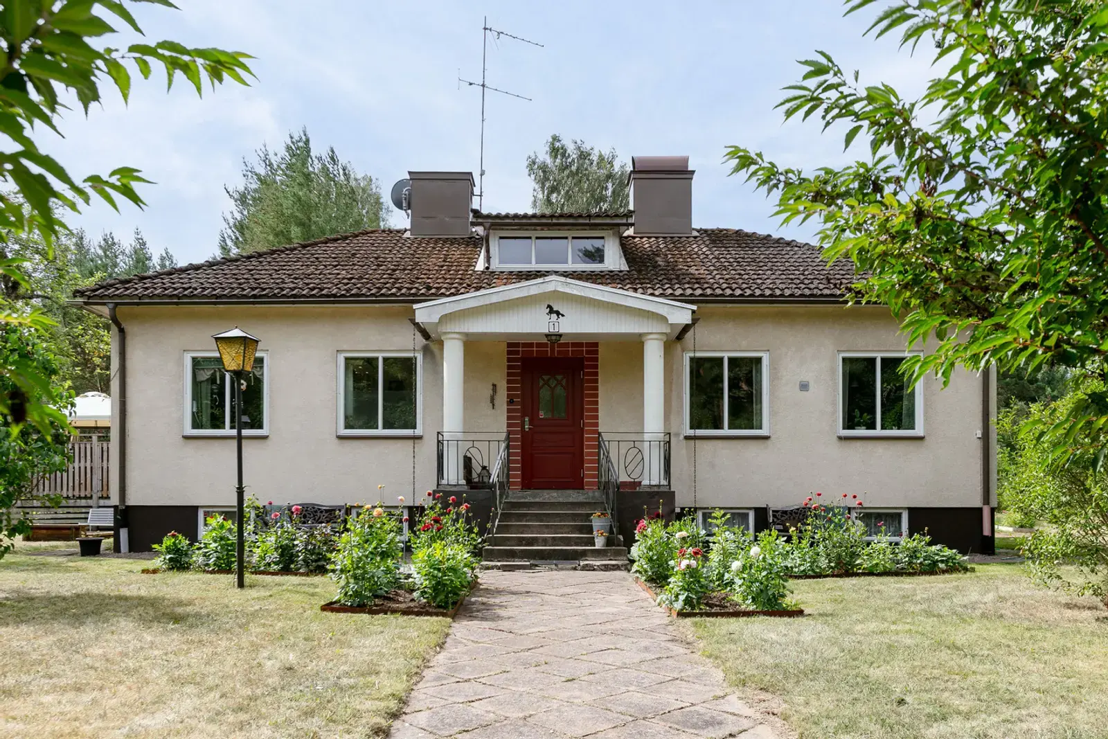 Bild 1 av 14 på Järnvägsgatan 1