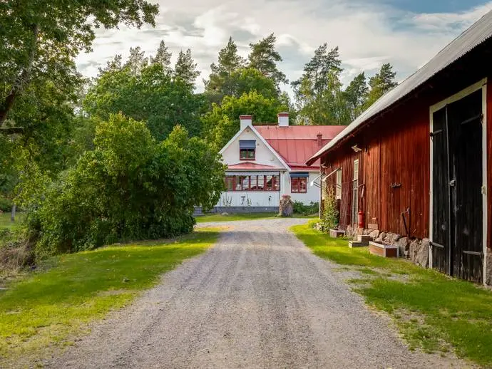 Bild 1 av 20 på Hagby gård 1