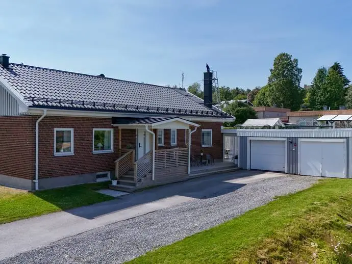 Bild 1 av 20 på Samhällsvägen 14