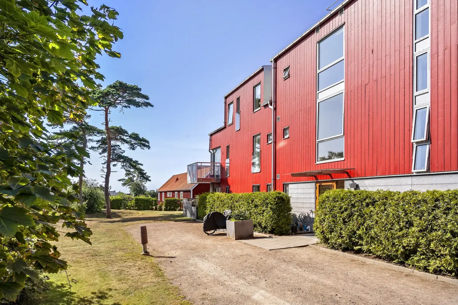 Image 1 of 18 of Stora Strandvägen 2C