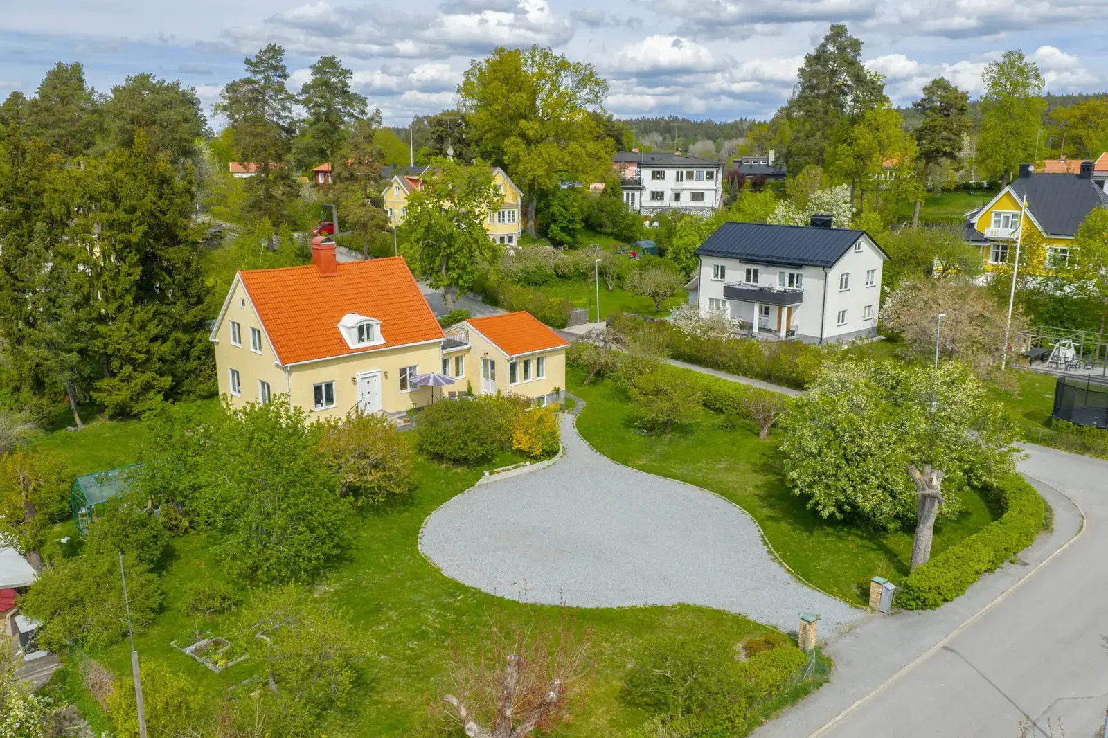 Bild 1 av 20 på Stationsvägen 8
