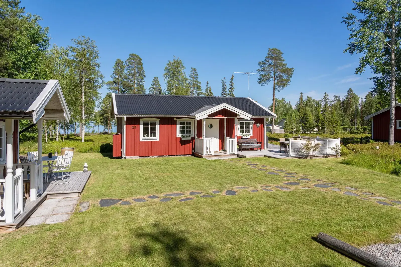 Image 1 of 20 of Jävre Brännland 25