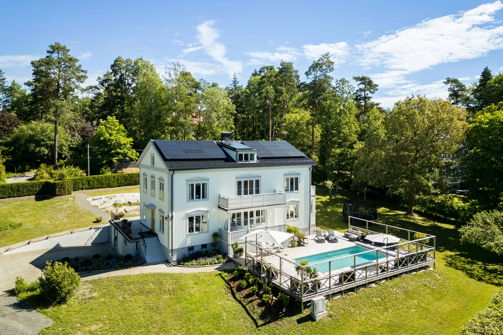 Image 1 of 1 of Ymervägen 56