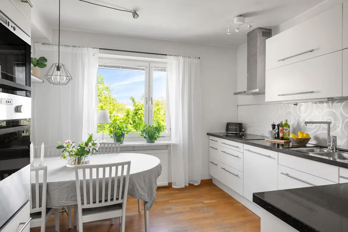 Image 1 of 16 of Kumla allé 14