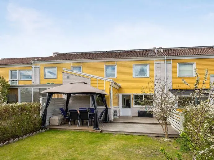 Bild 1 av 20 på Östergården 34