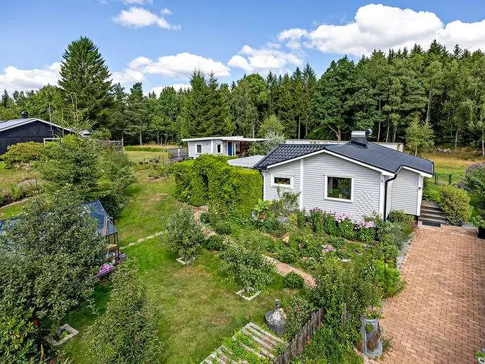 Bild 1 av 16 på Fundersed Tallvägen 5